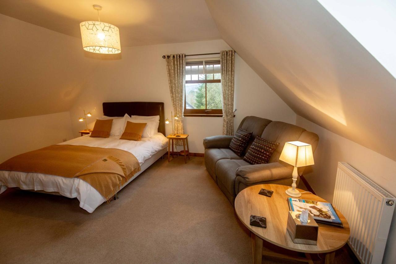 Uircheann Righ Bed & Breakfast Стронтиан Екстериор снимка