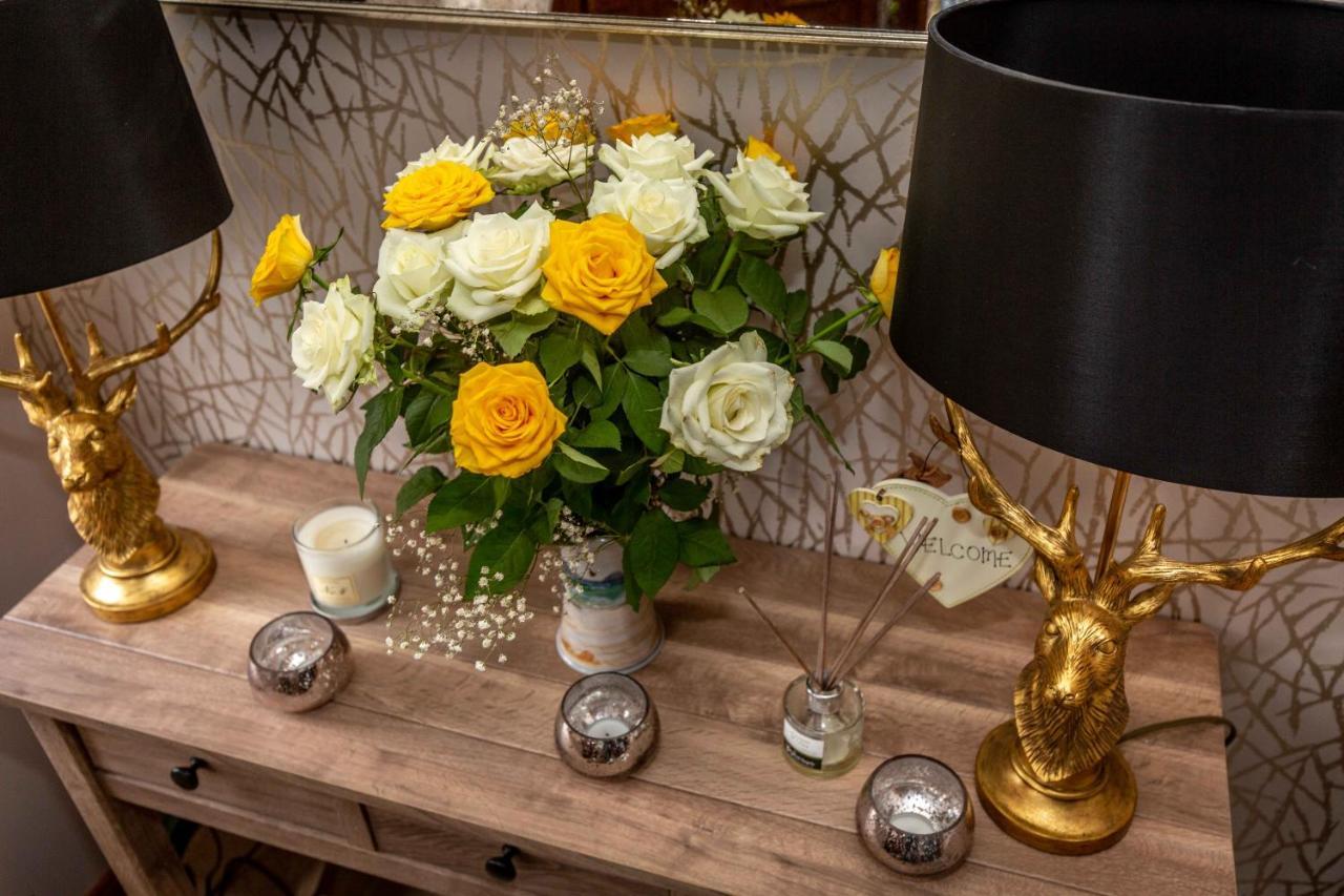 Uircheann Righ Bed & Breakfast Стронтиан Екстериор снимка