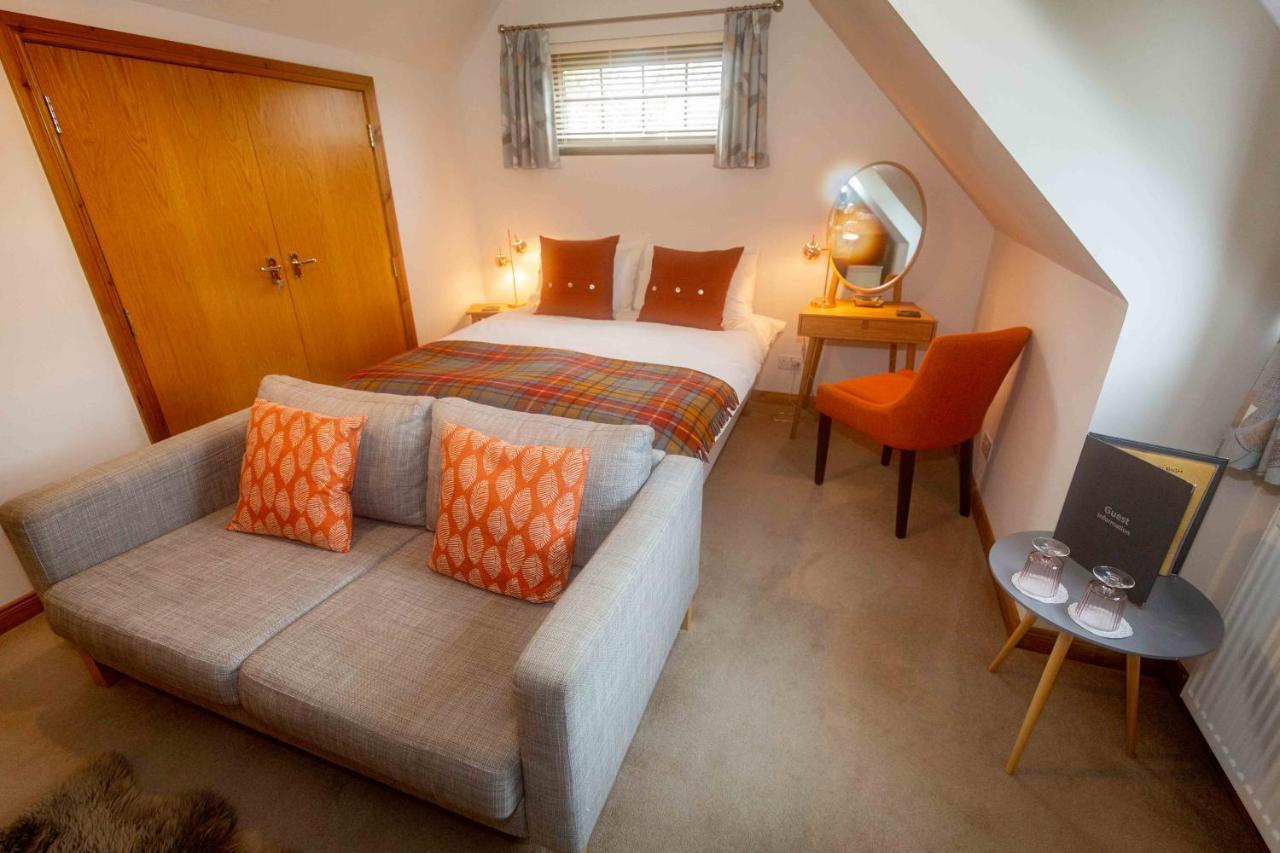 Uircheann Righ Bed & Breakfast Стронтиан Екстериор снимка