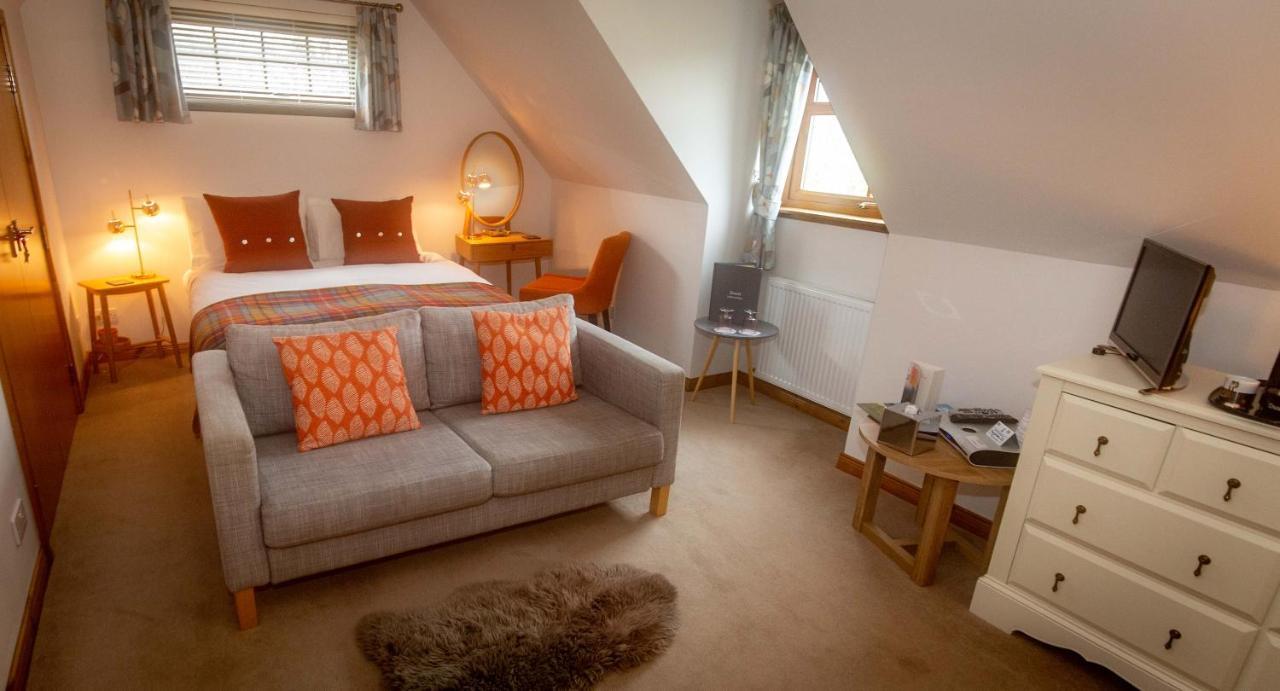 Uircheann Righ Bed & Breakfast Стронтиан Екстериор снимка